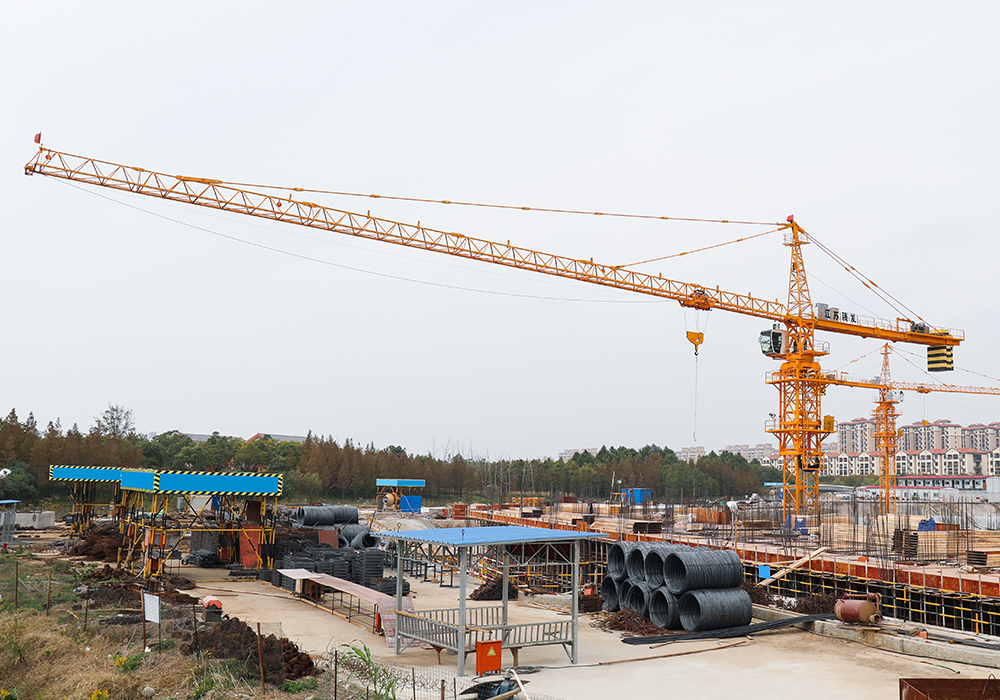 QTZ125 (6015) TopKit Construction Tower Crane Crane 10T กำลังการผลิต
